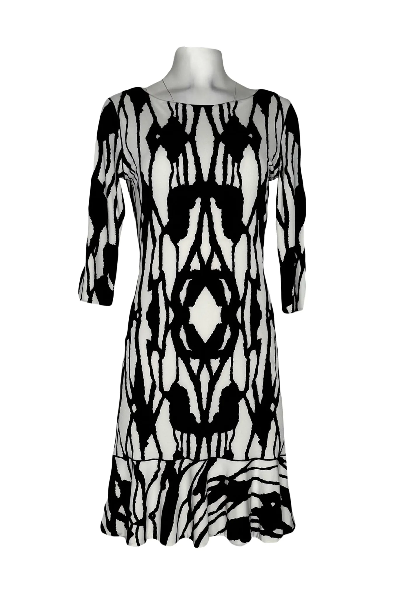 3/4 sleeve bottom ruffle lined dress