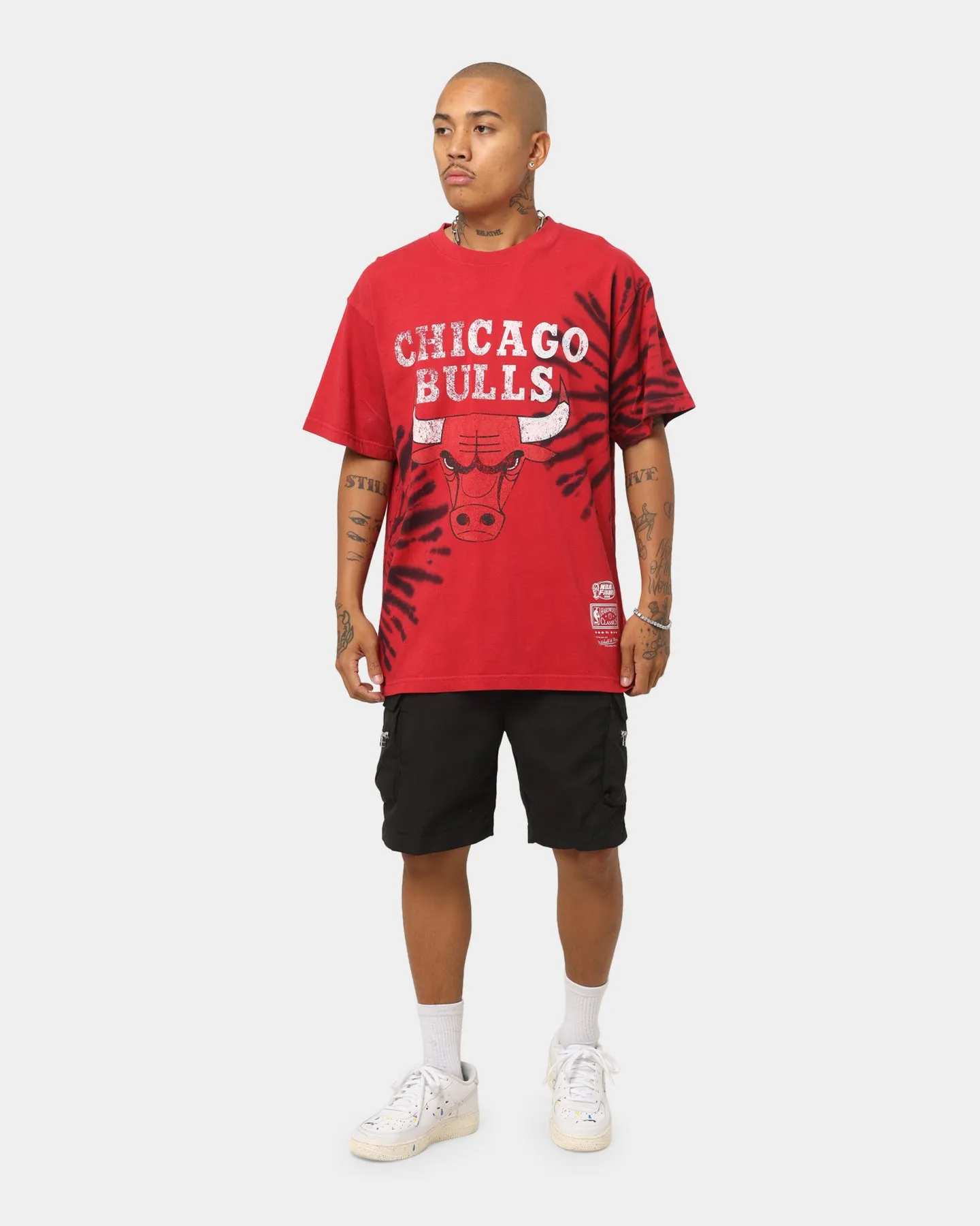 Mitchell & Ness Chicago Bulls XL Logo Vintage Tie Dye T-Shirt Red